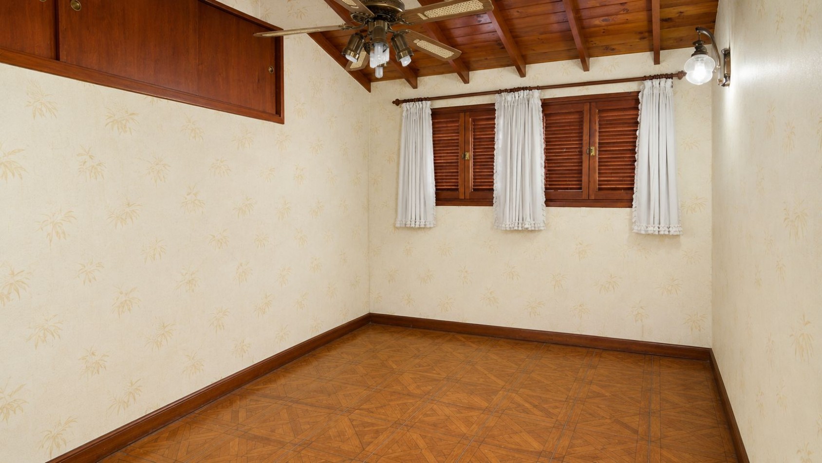 Haedo Norte Barrio Guemes Venta de Chalet de 7 ambientes