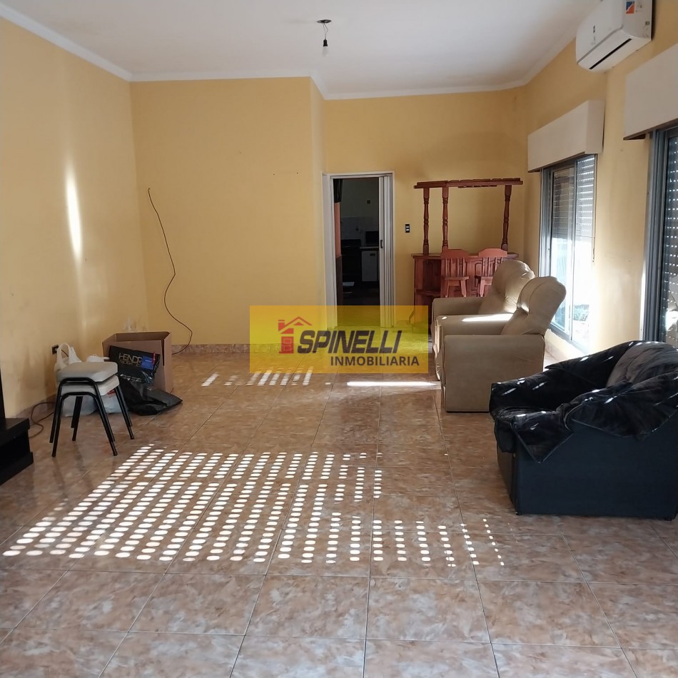 Alquiler de Casa de cuatro ambientes multifamiliar ideal consultorio o vivienda