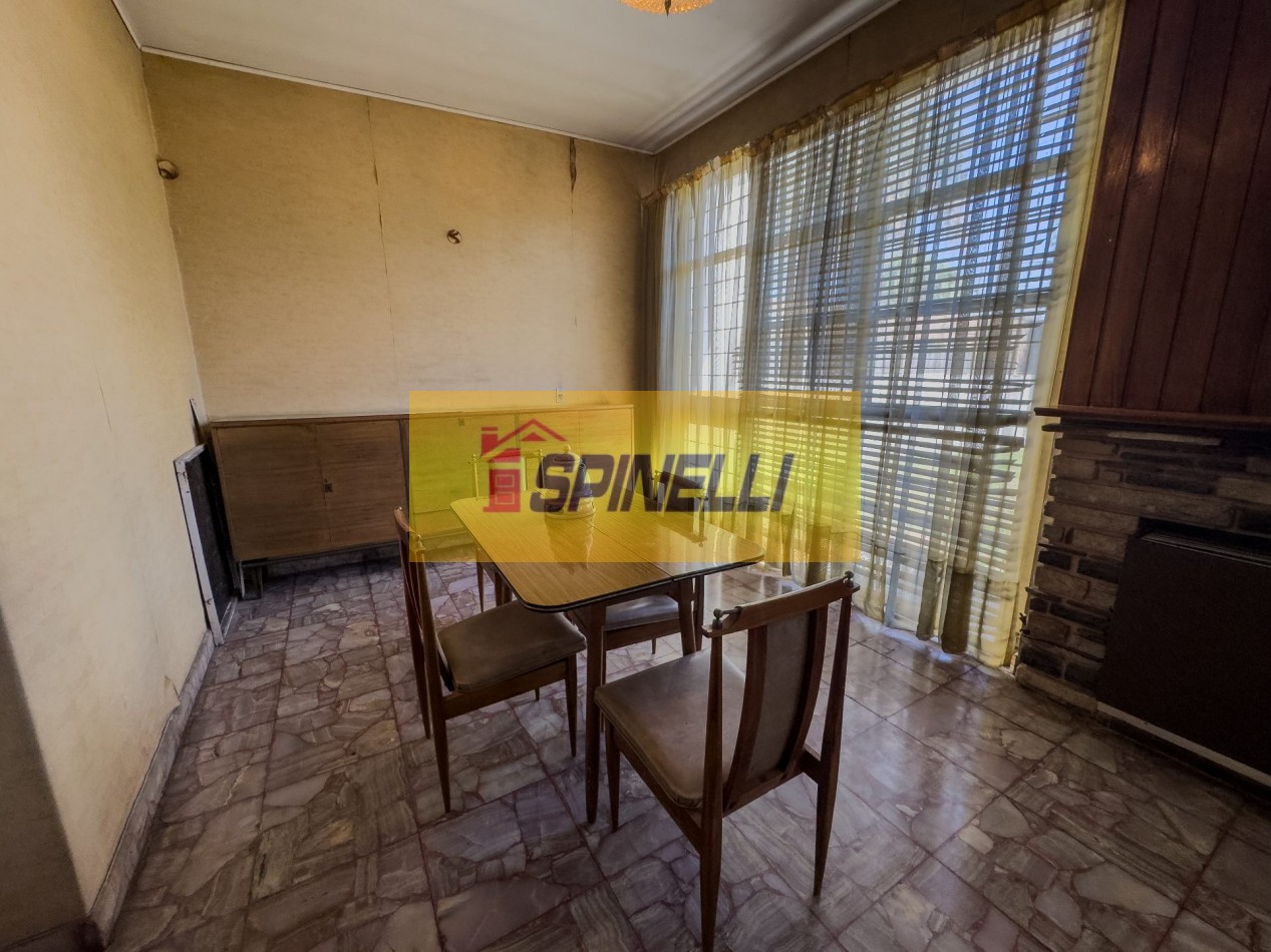 Casa de tres ambientes en venta en Moron Apta Credito