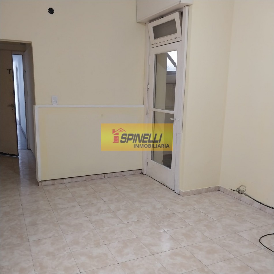Departamento de tres ambientes en alquiler en Haedo Sur