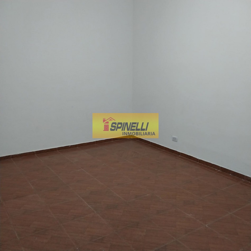 Departamento de tres ambientes en alquiler en Haedo Sur