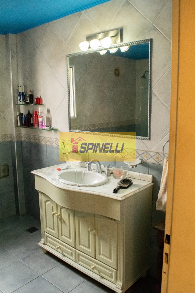 Haedo Sur venta de casa de cuatro ambientes Apto Credito