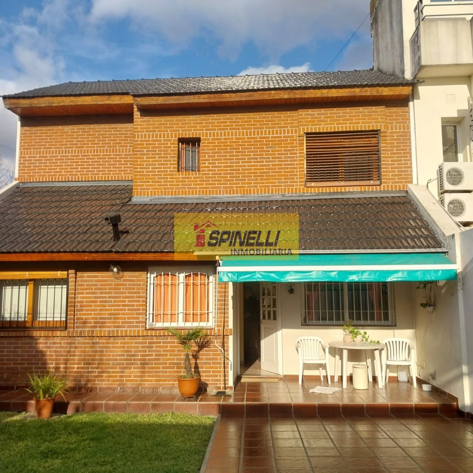 Venta de Chalet de cuatro ambientes en Haedo Sur