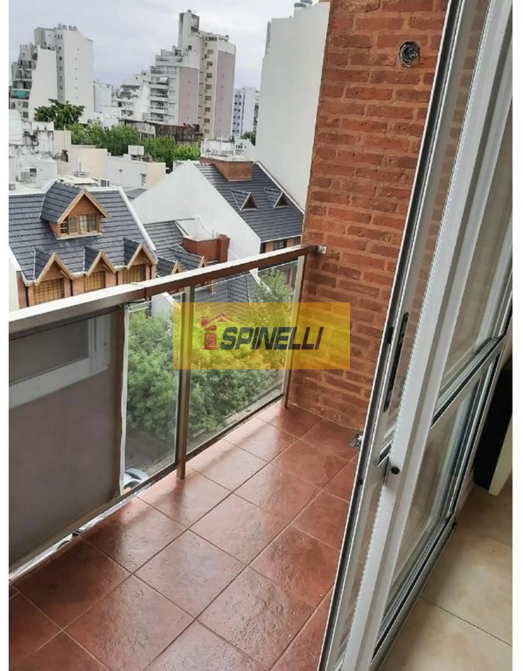 Monoambiente amplio en venta en Flores 