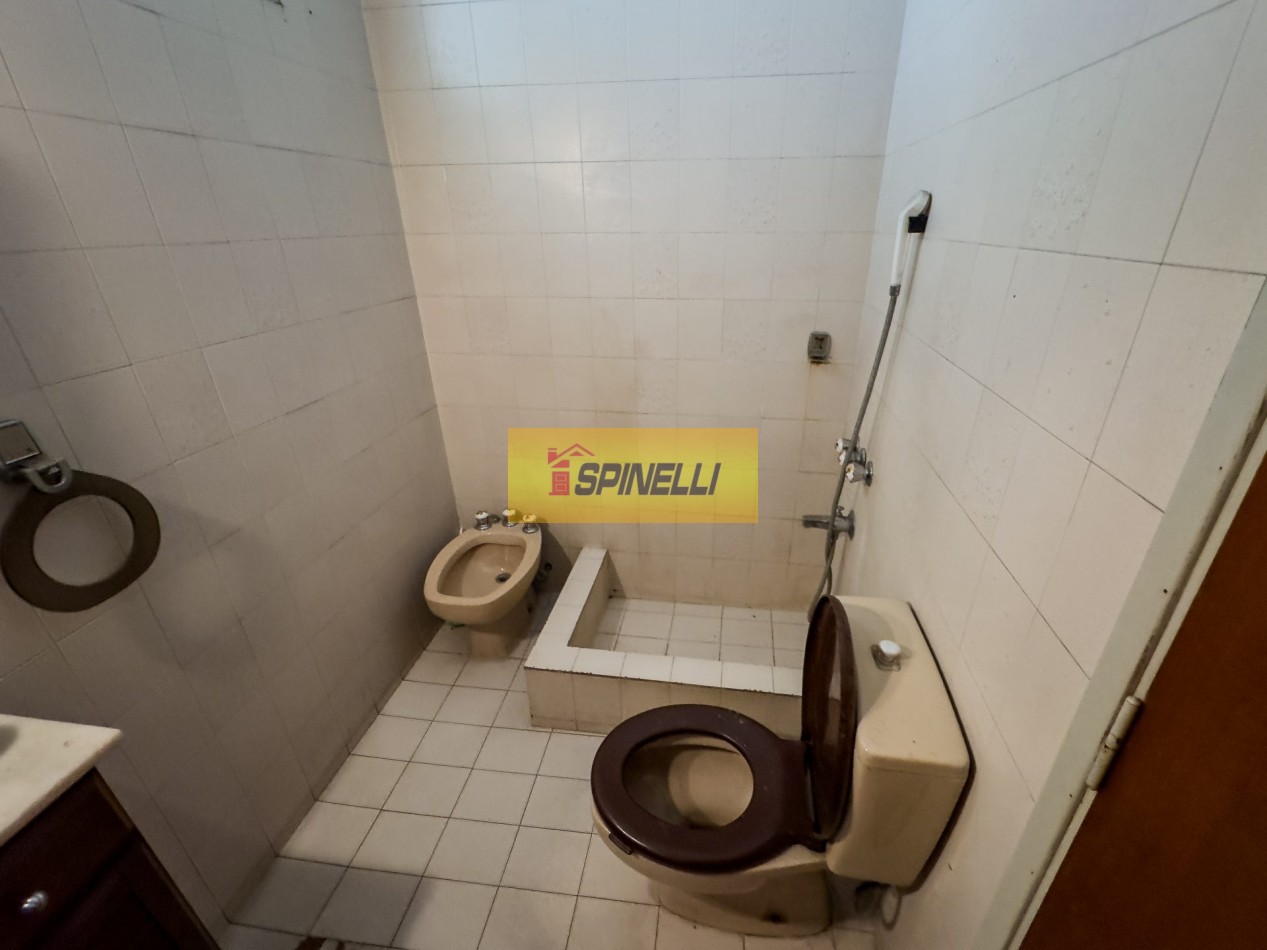 Casa de tres ambientes en venta en Moron Apta Credito