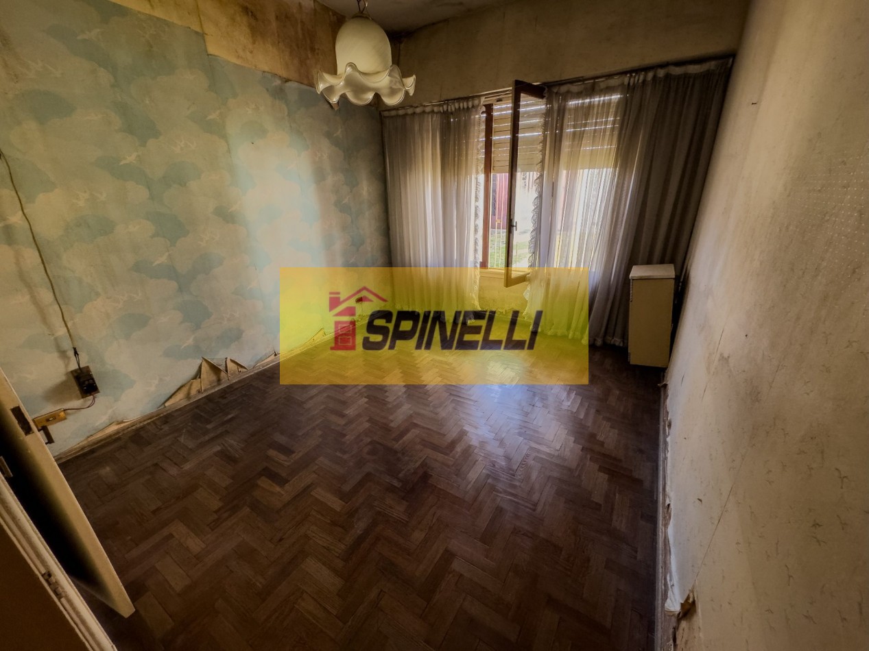 Casa de tres ambientes en venta en Moron Apta Credito