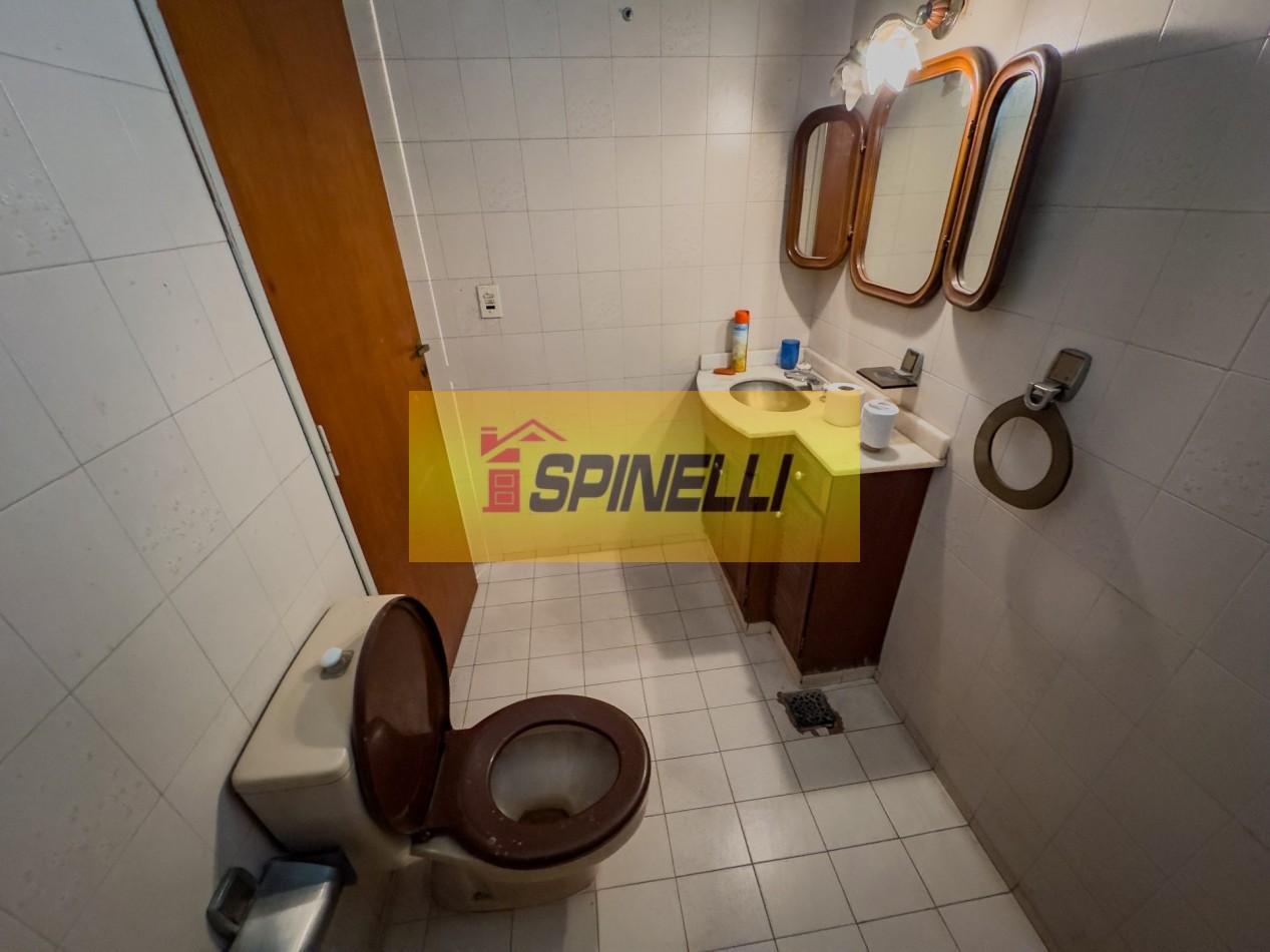 Casa de tres ambientes en venta en Moron Apta Credito