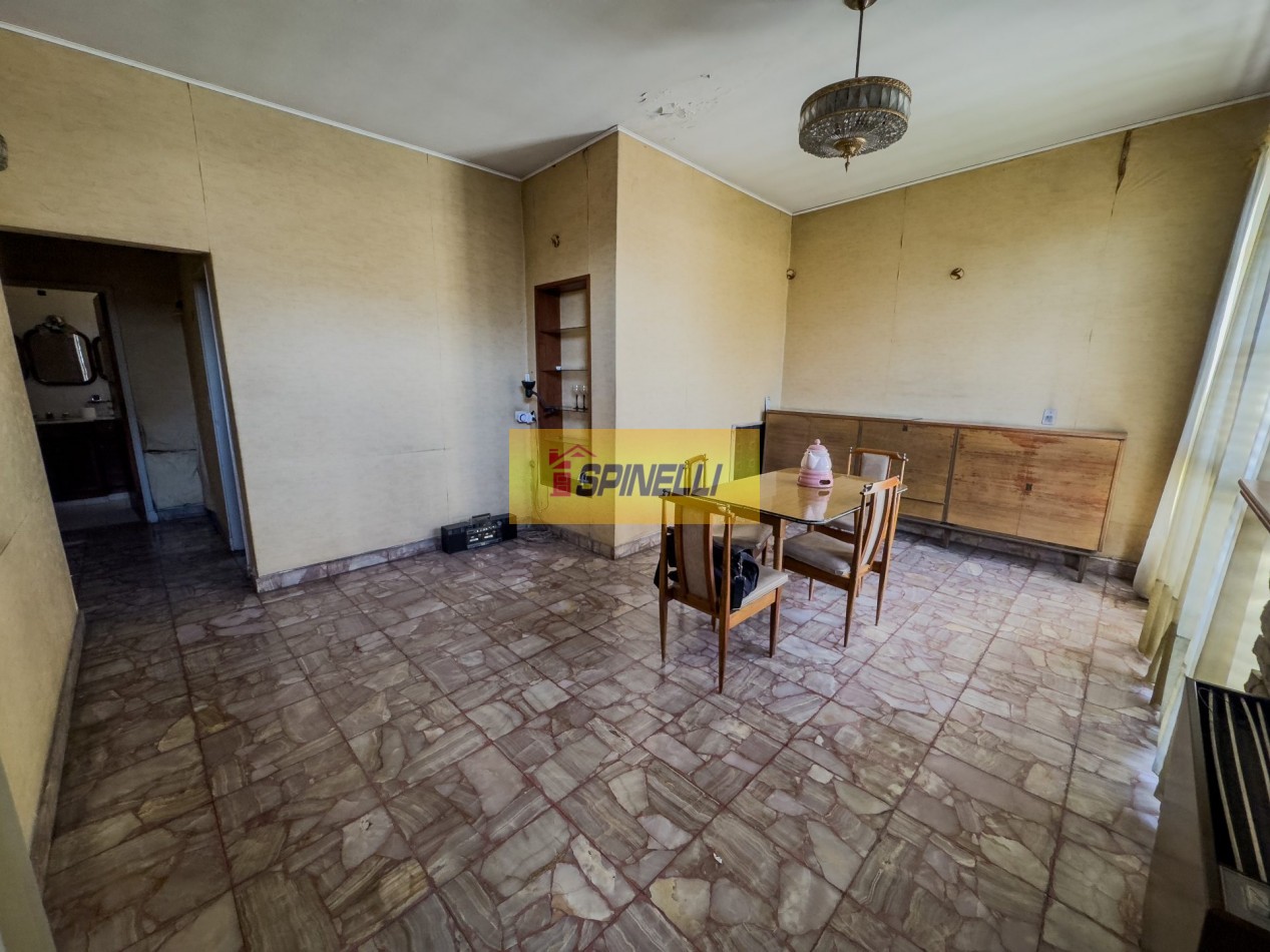 Casa de tres ambientes en venta en Moron Apta Credito