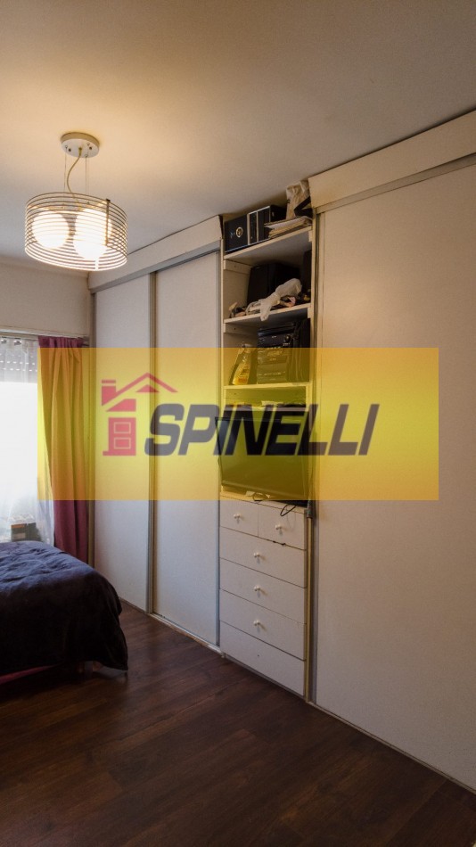 Moron Triplex de tres ambientes en venta 