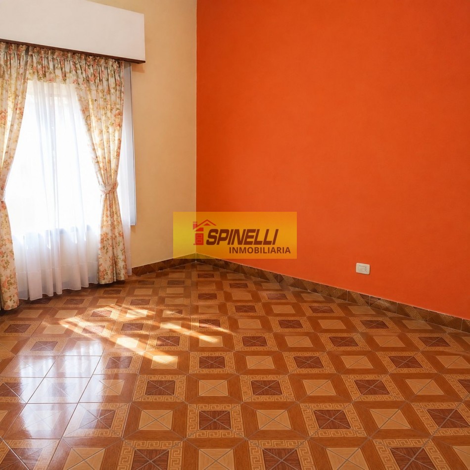 Alquiler de Casa de cuatro ambientes multifamiliar ideal consultorio o vivienda