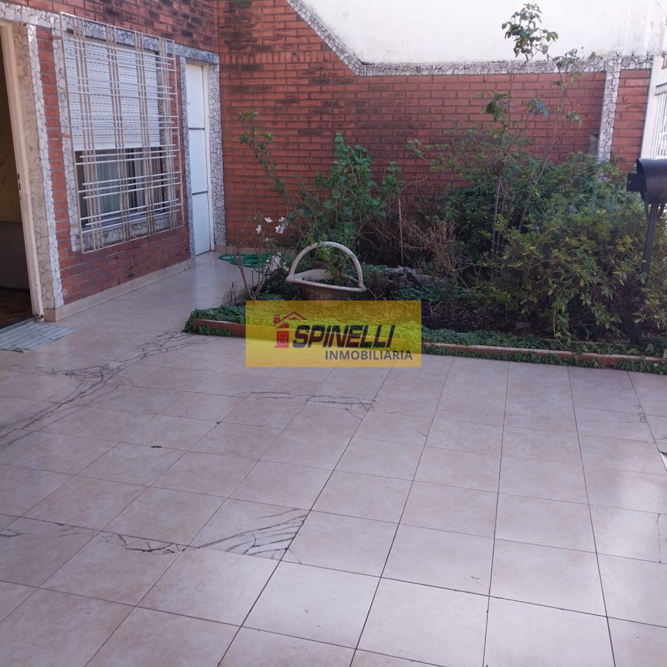 Alquiler de Casa de cuatro ambientes multifamiliar ideal consultorio o vivienda