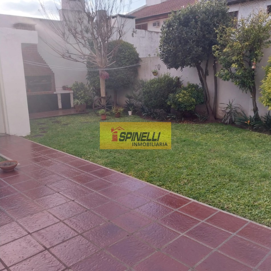 Venta de Chalet de cuatro ambientes en Haedo Sur