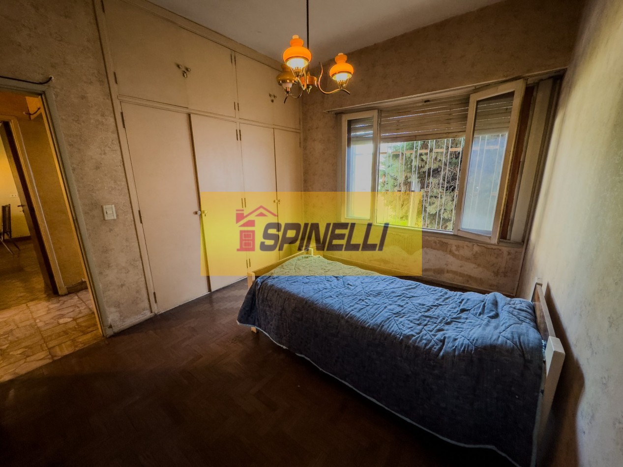 Casa de tres ambientes en venta en Moron Apta Credito