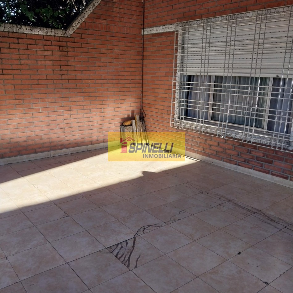 Alquiler de Casa de cuatro ambientes multifamiliar ideal consultorio o vivienda