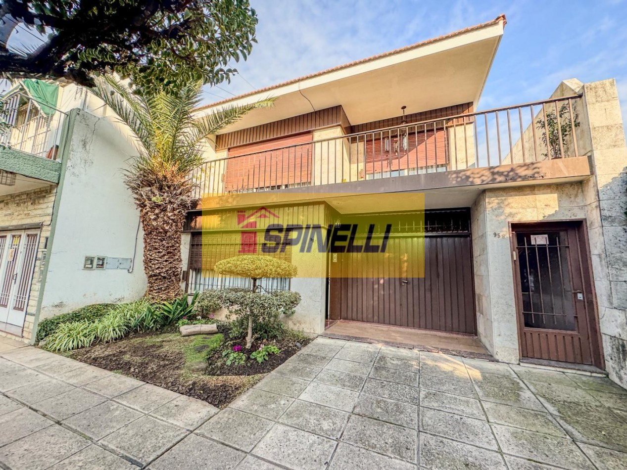 Ph de cuatro ambientes en venta en Haedo Norte