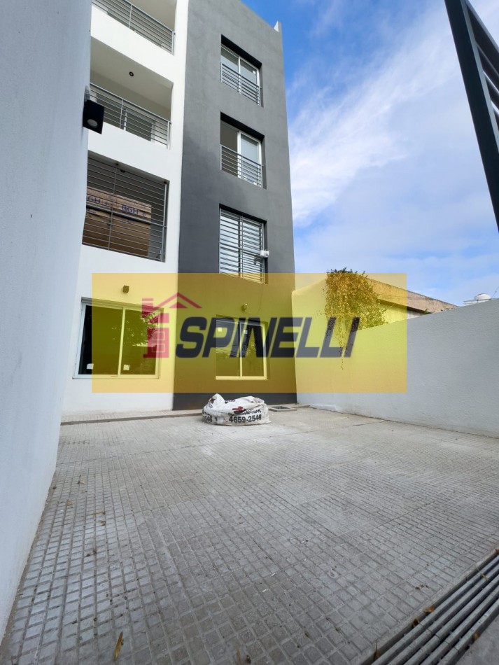Venta de Departamento de tres ambientes con cochera en Villa Luzuriaga
