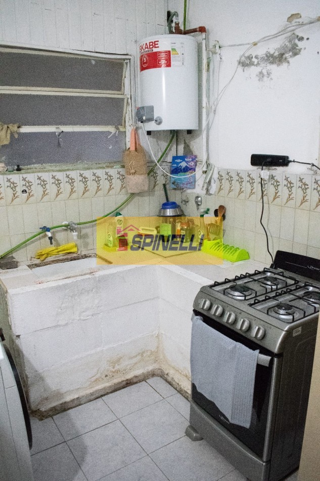 Haedo Sur casa multifamiliar de  cuatro ambientes