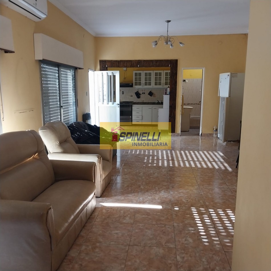 Alquiler de Casa de cuatro ambientes multifamiliar ideal consultorio o vivienda