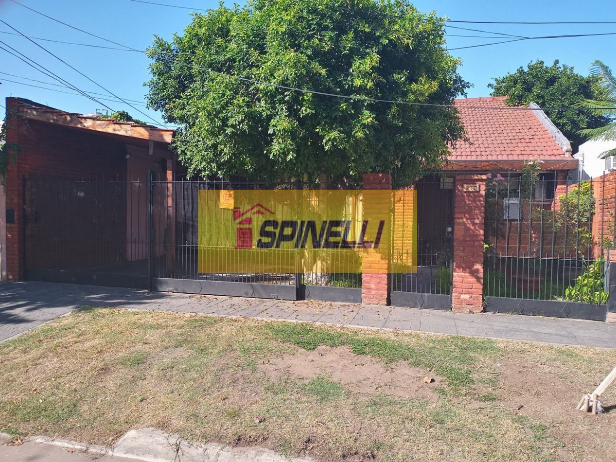 Venta de casa de cinco ambientes en Haedo Norte Apto Credito