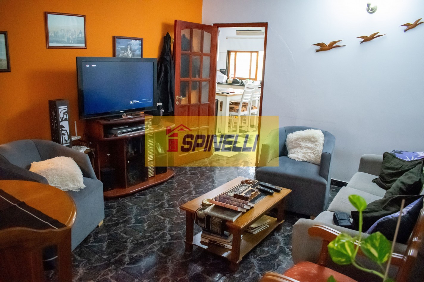 Venta de casa de cinco ambientes en Haedo Norte Apto Credito