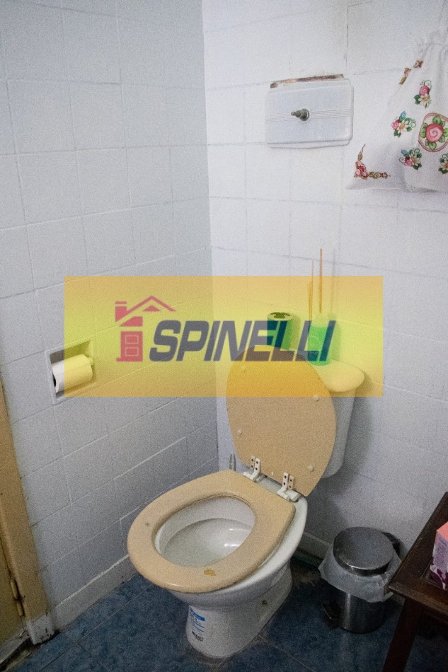 Haedo Sur casa multifamiliar de  cuatro ambientes