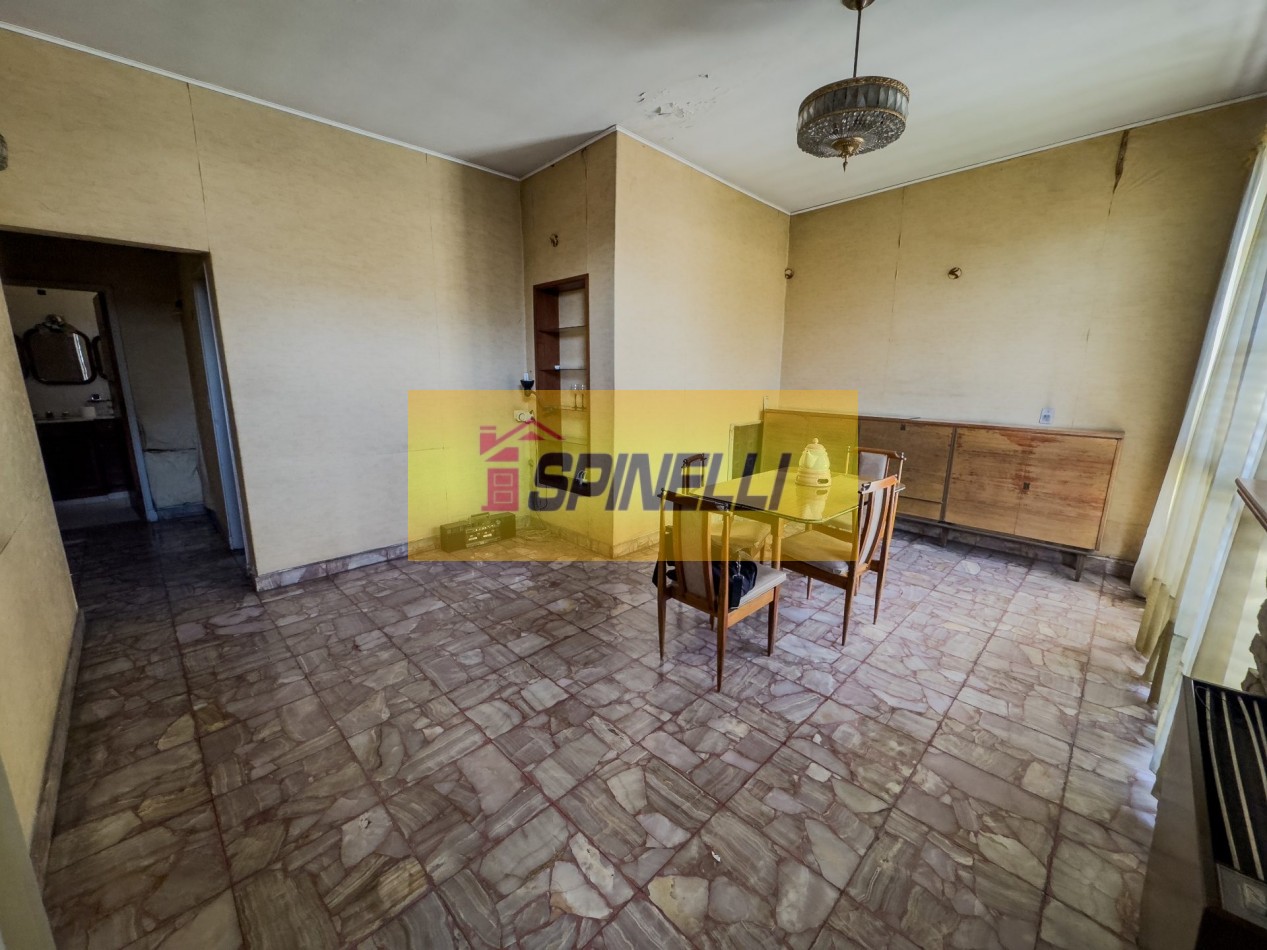 Casa de tres ambientes en venta en Moron Apta Credito