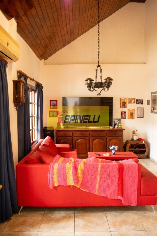 Haedo Sur venta de casa de cuatro ambientes Apto Credito