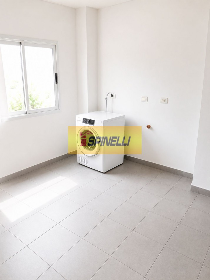 Monoambiente amplio en venta en Flores 