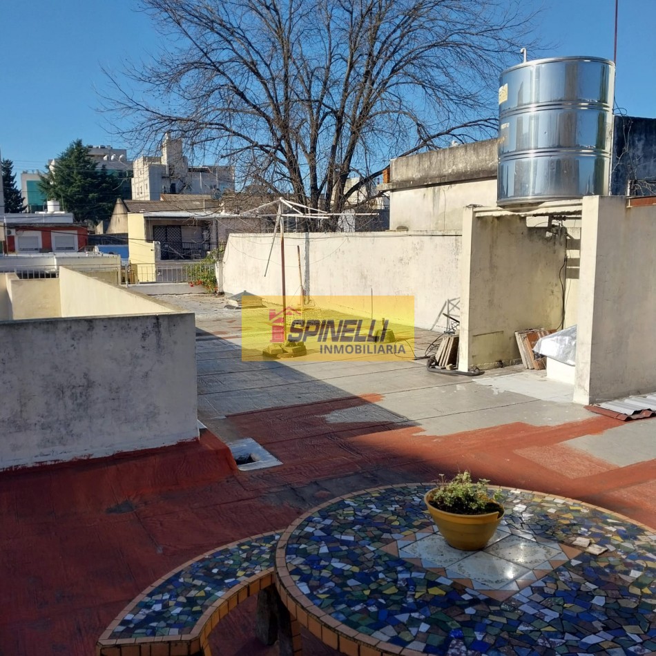 Alquiler de Casa de cuatro ambientes multifamiliar ideal consultorio o vivienda