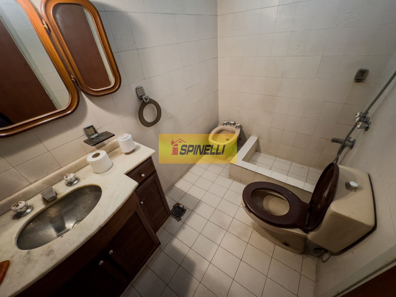 Casa de tres ambientes en venta en Moron Apta Credito
