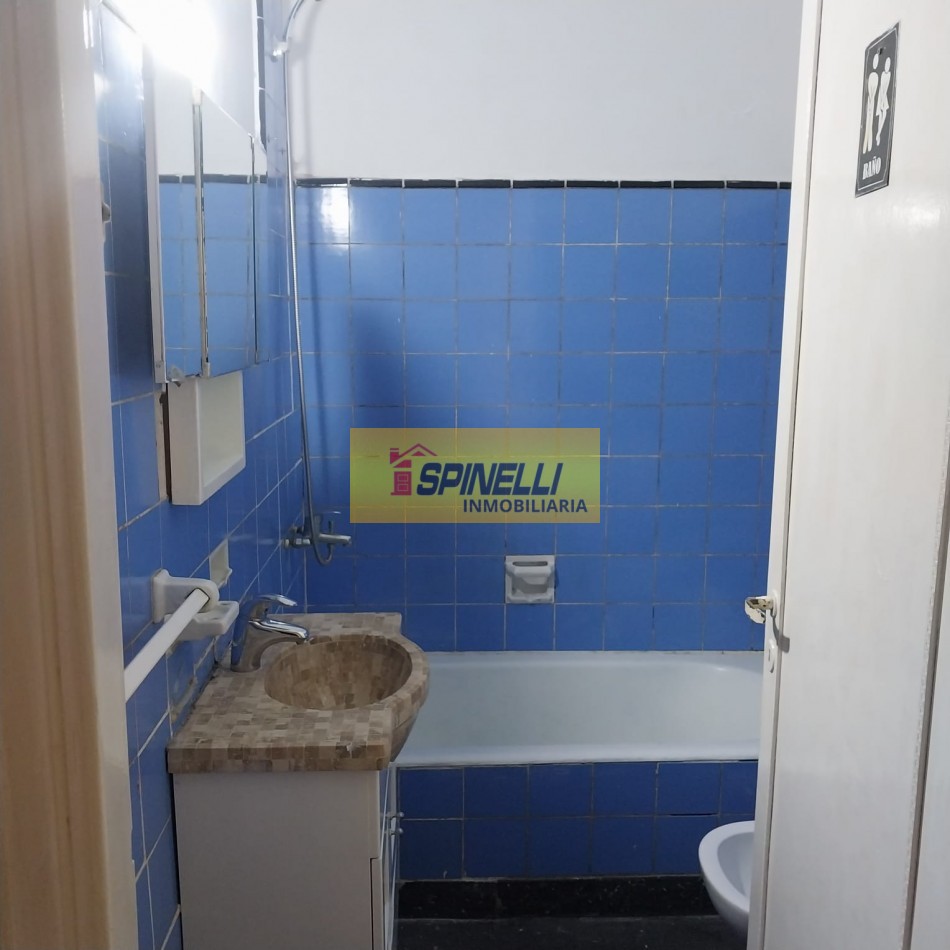 Departamento de tres ambientes en alquiler en Haedo Sur