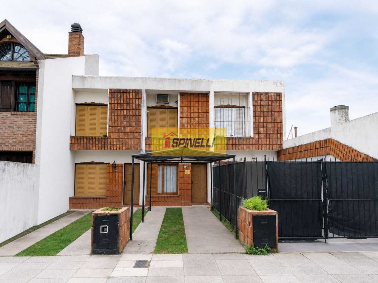 Duplex de cuatro ambientes en venta en Haedo Norte Apto Credito