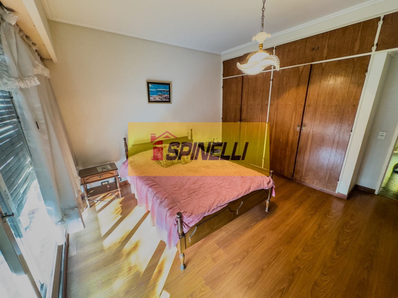 Ph de cuatro ambientes en venta en Haedo Norte