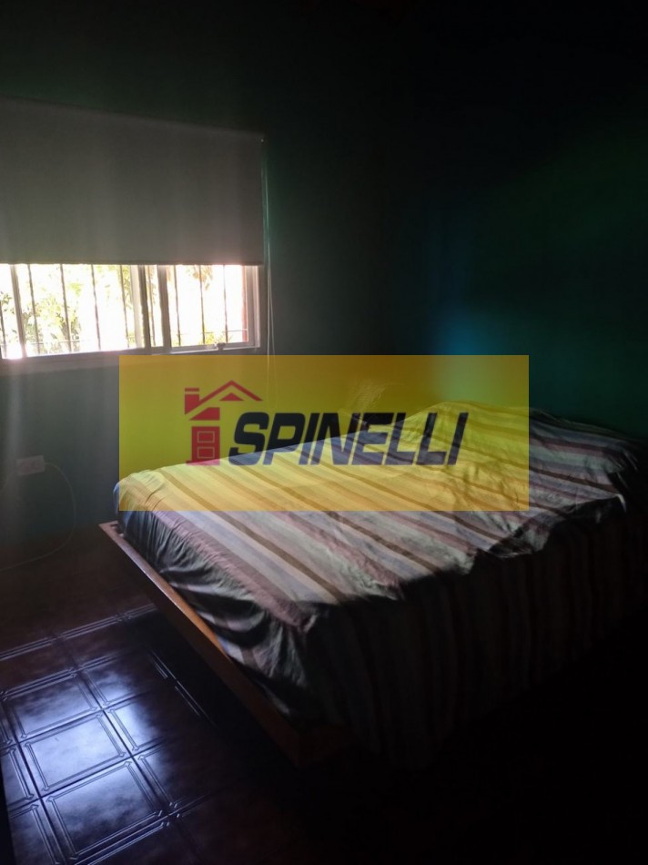 Venta de casa de cinco ambientes en Haedo Norte Apto Credito