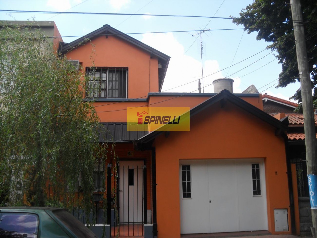 Casa de cuatro ambientes en venta en Haedo Sur Apto Credito