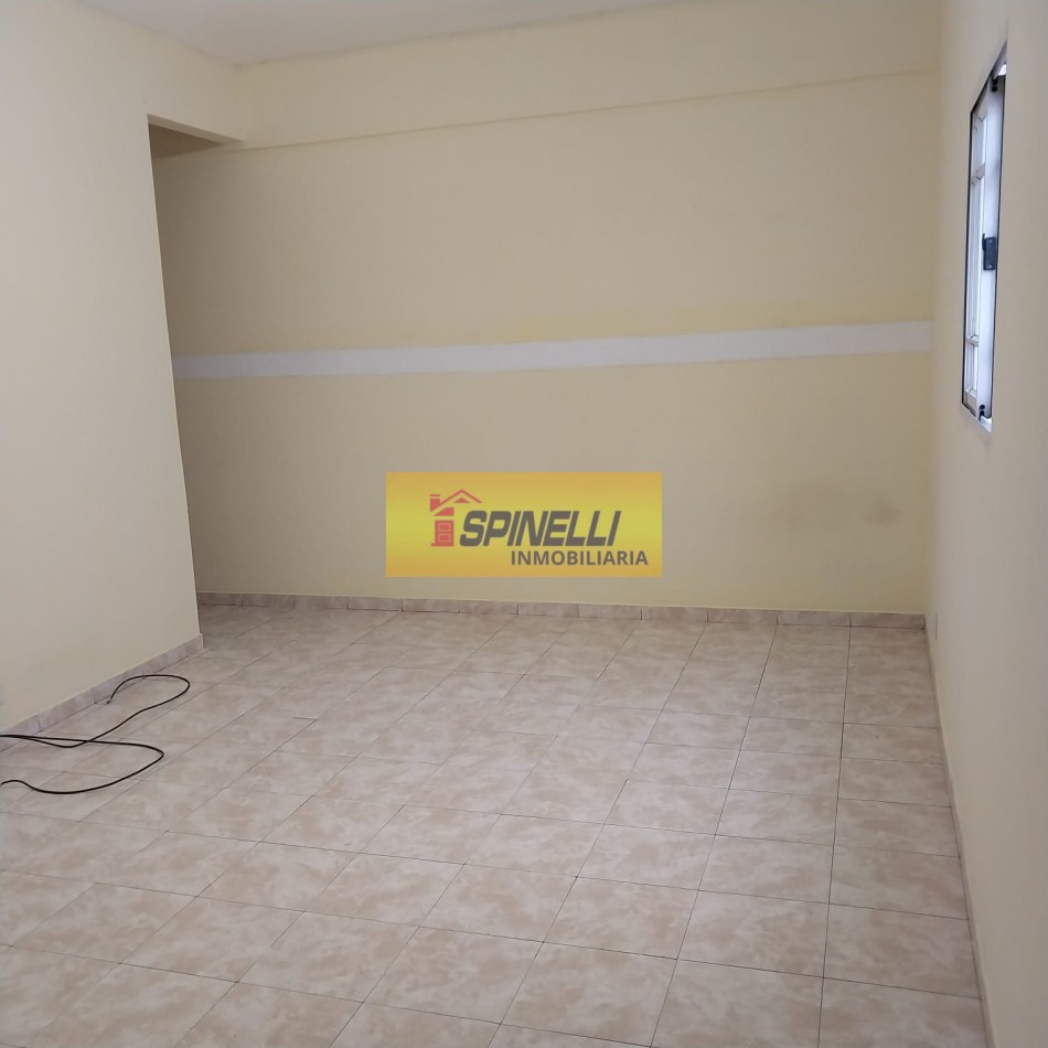 Departamento de tres ambientes en alquiler en Haedo Sur