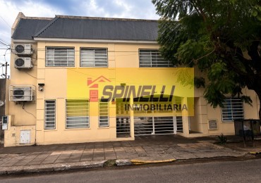 Duplex de dos ambientes con cochera en venta en Villa Luzuriaga Apto Credito