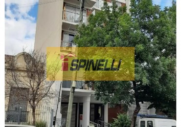 Monoambiente amplio en venta en Flores 