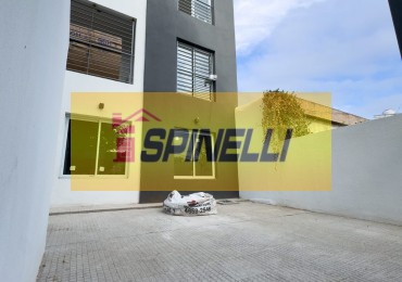 Venta de Departamento de tres ambientes con cochera en Villa Luzuriaga
