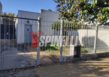 Casa de tres ambientes en venta en Haedo Sur Apto Credito