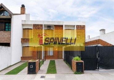 Duplex de cuatro ambientes en venta en Haedo Norte Apto Credito